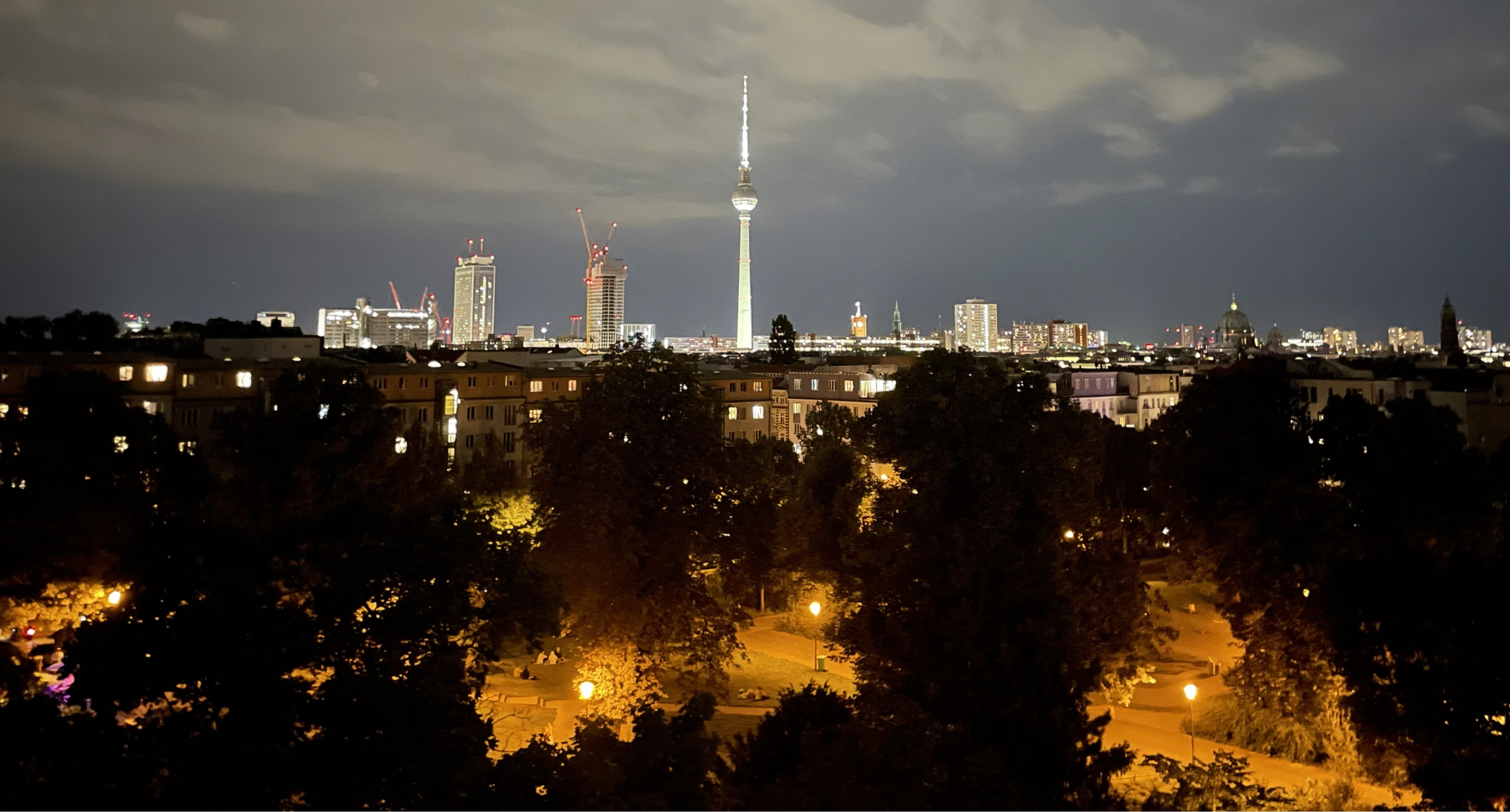 N&auml;chtliche Skyline von Berlin mit Fernsehturm